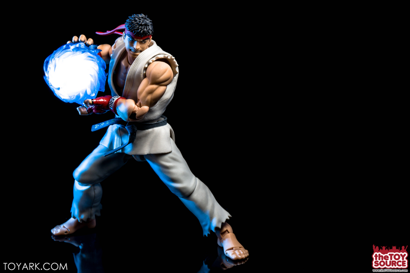 Illustration for article titled New Street Fighter Figures Are Cool